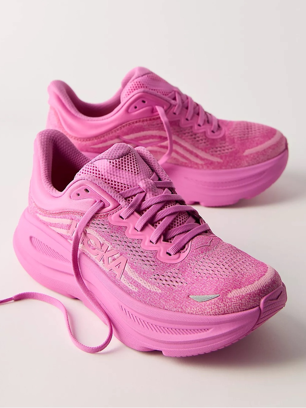 HOKA Bondi 9 Sneakers in Crabapple Pink